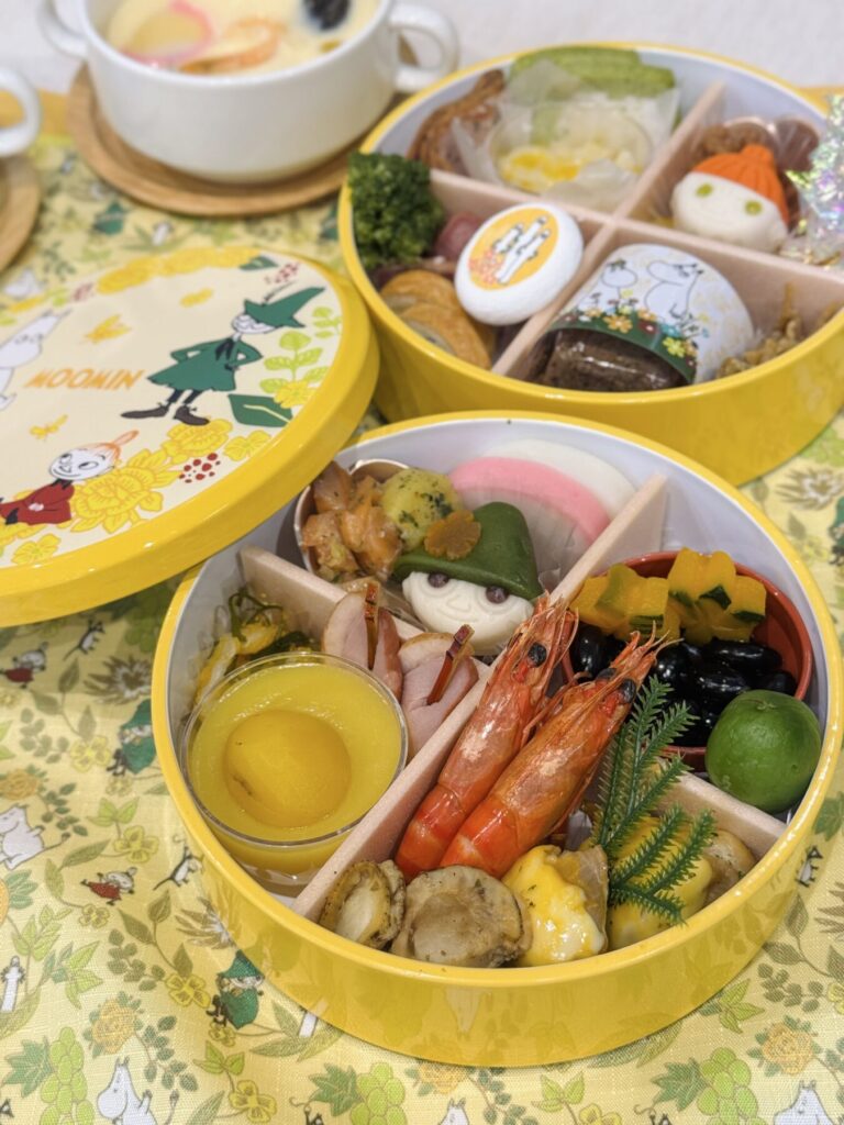 新年の食卓に遊び心を。【ベルメゾン】のキャラクターおせちで迎える2026