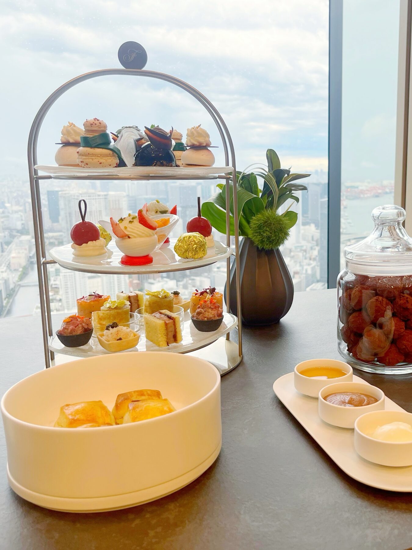 巡るアフタヌーンティー。Vol.25【フェアモント東京】の『クリスマス アフタヌーンティー』