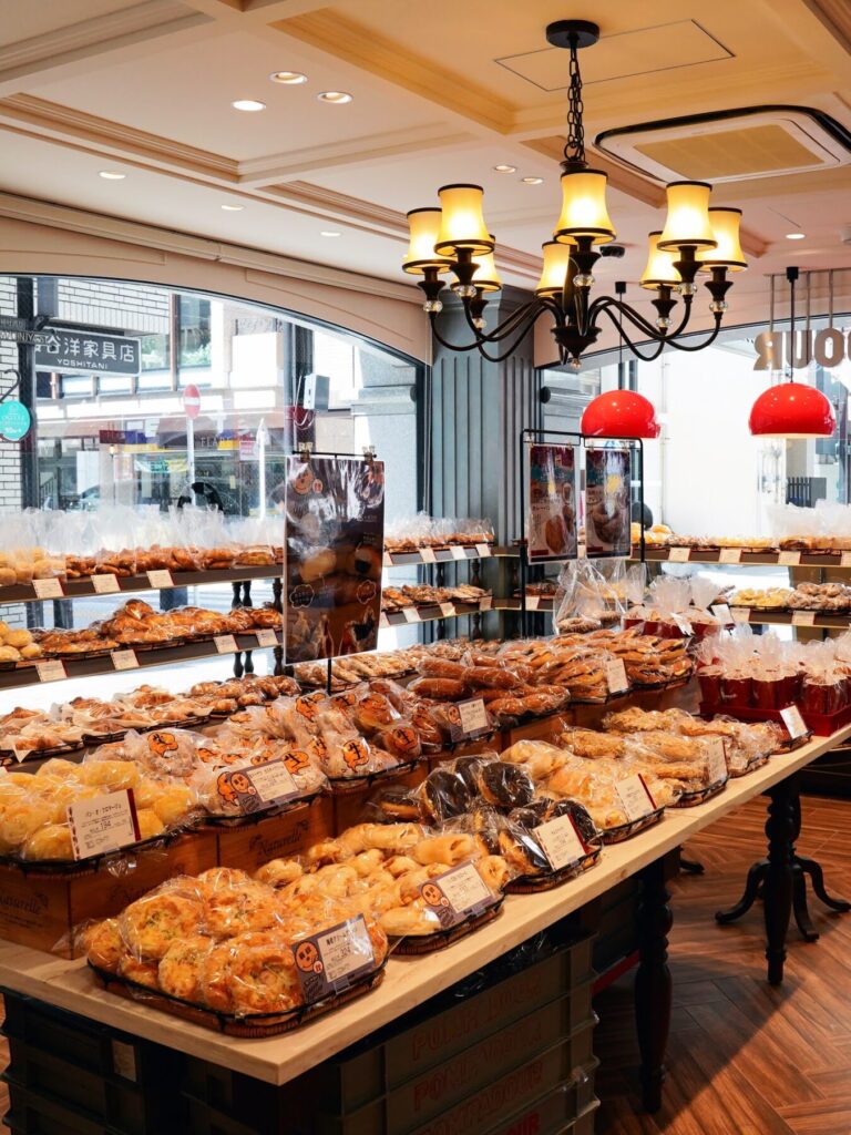 ポンパドウル元町本店 内観