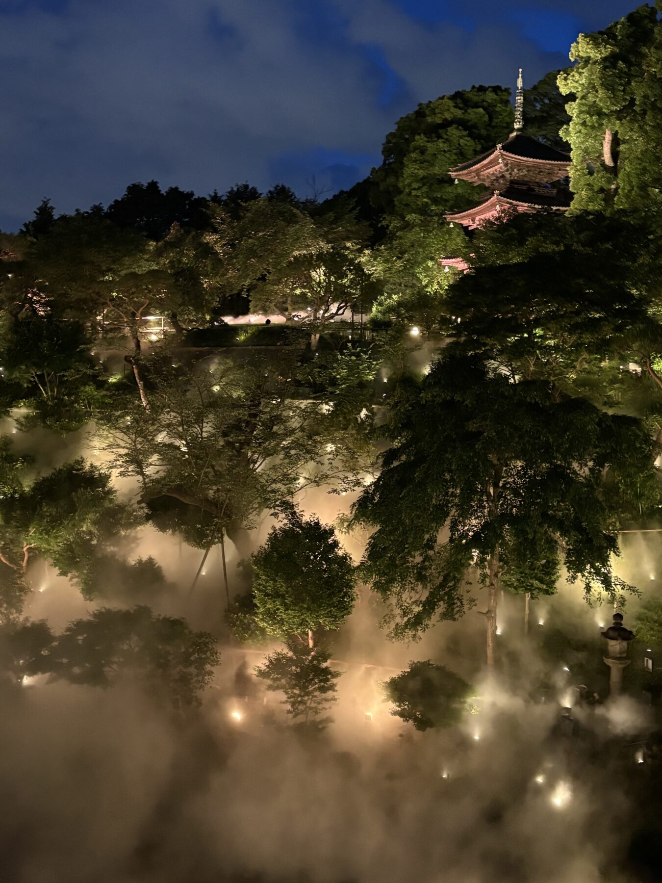 【ホテル椿山荘東京】で過ごす夏の一日。庭園の呼吸を感じる「東京雲海～八雲～」